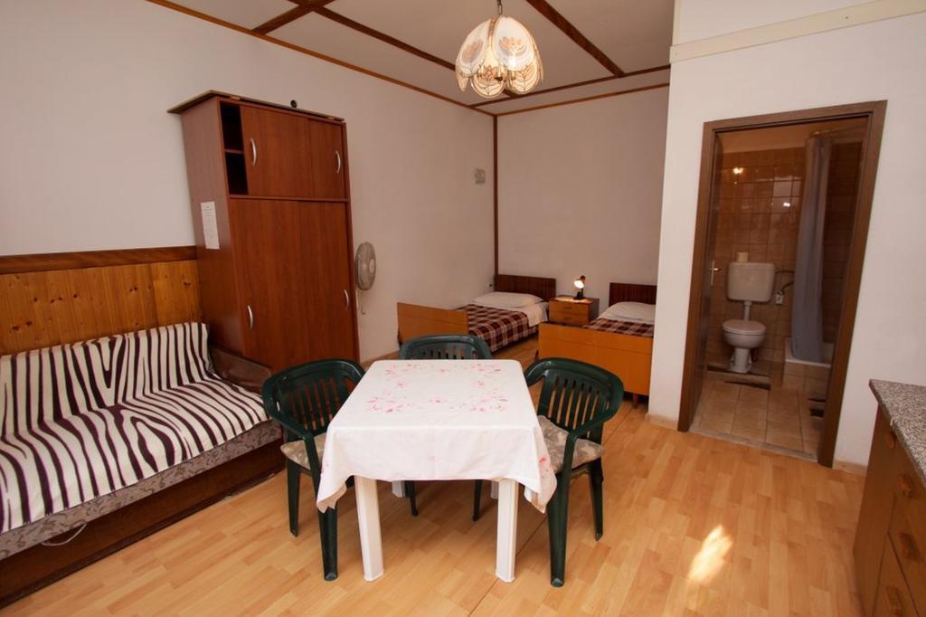 Apartments Stanko Sumartin Exterior photo